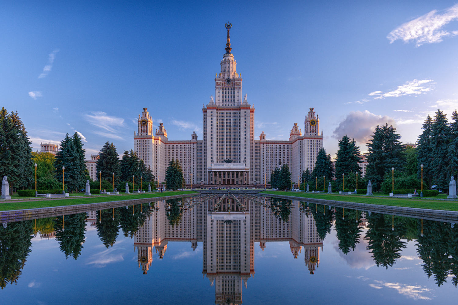 Московский Государственный Университет | теплоходные прогулки и экскурсии с видом на Московский Государственный Университет