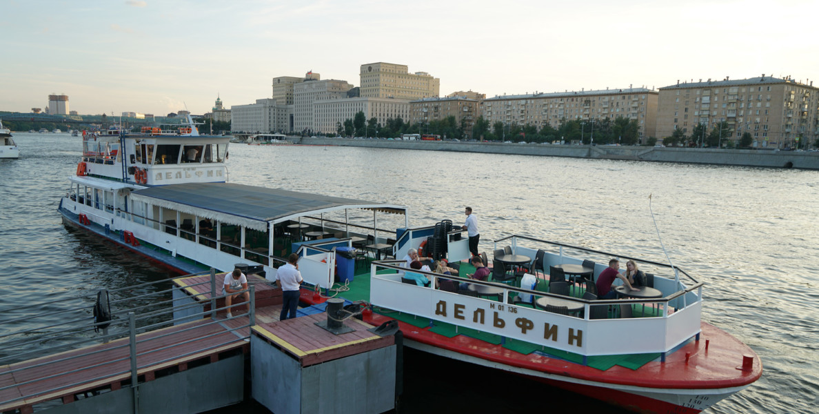 Теплоход дельфин москва фото