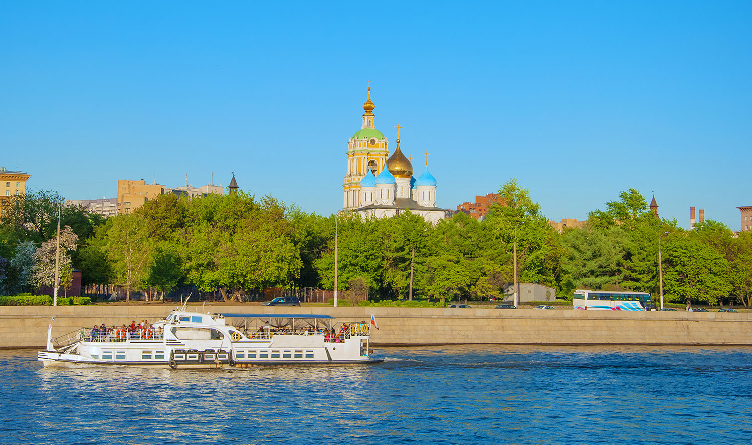 Речная прогулка Москва река. Знаменка Москва река.