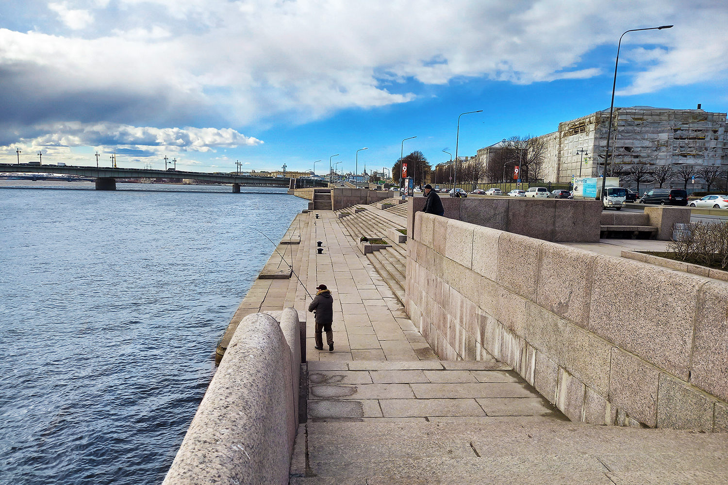 Центральная пристань санкт петербурга. Арсенальная набережная Санкт-Петербург. Арсенальная набережная причал. Бакинский причал Санкт-Петербург. Арсенальная набережная 16.