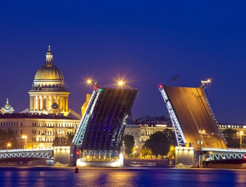 Ночная прогулка на теплоходе «Развод пяти мостов»