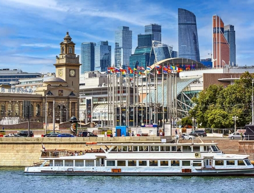 Речная прогулка на теплоходе по центру Москвы от причала «Киевский вокзал» до парка «Зарядье»