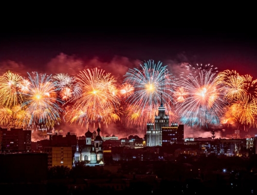 Прогулка на теплоходе «Легенда» с просмотром салюта в День Победы!