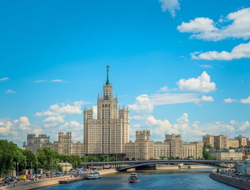 Прогулка на речном трамвайчике от Китай-города по центру Москвы до Киевского Вокзала