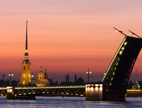 «Ночные мосты Северной столицы» – прогулка на теплоходе от Петропавловской крепости