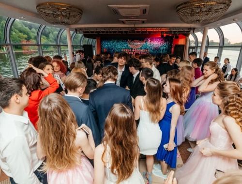 Выпускной на теплоходе с живой музыкой и дискотекой