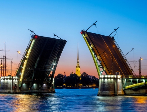 Прогулка по Неве – «Сквозь разведенные мосты ночного Петербурга»