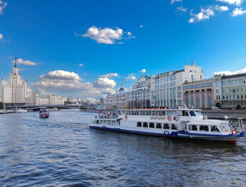 Речные прогулки на теплоходах в Москве от причала «Китай-город/ Устьинский»