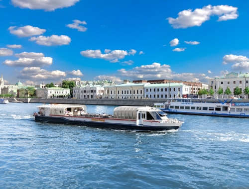 Прогулки на теплоходе по Москве с прохождением по Водоотводному каналу