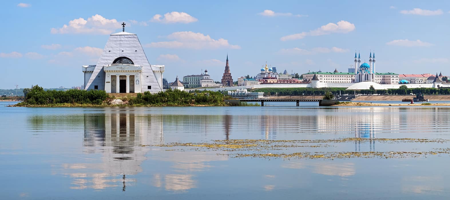 Храм-памятник Спаса Нерукотворного Образа в Казани - как добраться на  метро, автобусе, авто